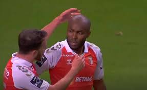Enjoy the match between sc farense and braga taking place at portugal on april 5th, 2021, 1:45 pm. Sc Braga Vence Farense Com Golaco De Al Musrati
