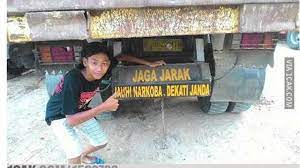 Artikel ini telah tayang di kompas.com dengan judul kecelakaan di cipali berulang, 3 tewas 6 Tulisan Kocak Jaga Jarak Di Truk Ini Bikin Tepuk Jidat Hot Liputan6 Com