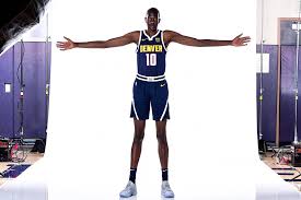 How many siblings does manute bol have in the nba? Bol Bol The Son Of The Giant Teller Report