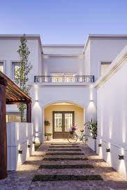 Jangan salah, desain bangunan ini sedang naik dauh di tahun 2019, kolaborasi abu dan hijau menjadikan rumah ini sama sekali tidak suram meskipun menggunakan warna mate gelap. 370 Villa Ideas In 2021 House Exterior House Design House Designs Exterior