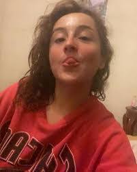 Karen Rosero's Instagram, Twitter & Facebook