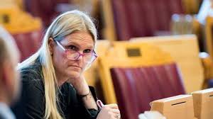 Samfunnssikkerhetsminister ingvil smines tybring‐gjedde (frp) sier hun aldri har opplevd å bli bremset fordi hun er kvinne. Ingvil Smines Tybring Gjedde Emneside Dn