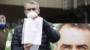 Šlachta became known to the public as the investigator in a political corruption scandal in 2013. Slachtova Prisaha Narazila Na Problem Registroval Si Ji Uz Konkurent Idnes Cz