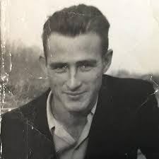 Graph Paper Notebook: 5 x 5 Grid Paper Notebook: Hazel David Publishing:  9798424796708: Amazon.com: Books