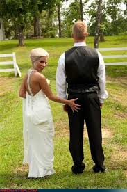 Die Besten Ideen Fur Witzige Hochzeitsfotos So Macht Das Fotoshooting Spass Hochzeitsfotos Lustige Hochzeitsfotos Fotos Hochzeit