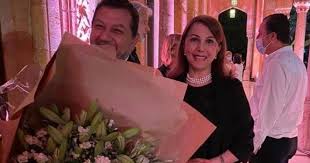 بعد فيروز ماكرون يلتقي ماجدة الرومي صورة 02 سبتمبر 2020 9 34 ص التقت الفنانة ماجدة الرومي في قصر الصنوبر أمس ا paper shopping bag shopping bag shopping