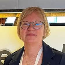 Natasha Bear's Instagram, Twitter & Facebook