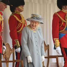 Trooping the colour takes place in a slimmed down form again this year. At9js Depgmlkm