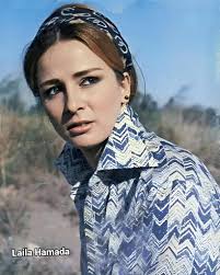 عندما كانت السينما هادفة ولها رسالة النجمة المذهلة نجلاء فتحي ولحظات من  البراءة والطفولة والحب والرومانسية زمن الفن الجميل.. ... ... عندما تصلك هذه  الصورة فتأكد أنك من أبرز الشخصيات في الفيس.