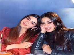 Khushi kapoor with boney kapoor at the mumbai airport. Janhvi Kapoor Shares Glimpses Of Nyc Outing With Sister Khushi Kapoor