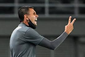 Las críticas de los hinchas cruzados abundan en redes sociales por el nivel que ha mostrado el equipo en sus últimos partidos, pero el uruguayo está cumpliendo con los objetivos que se planteó al momento de firmar su contrato. Universidad Catolica Manager Gus Poyet S Moment Has Arrived