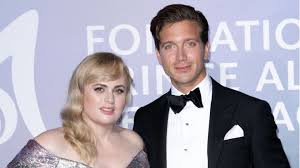 Rebel wilson is getting candid about her unhealthiest moment in a throwback photo featuring novak djokovic. Rebel Wilson Die Schauspielerin Ist Wieder Solo Stern De