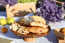 Cesta Con Sabrosa Comida Bebida Para Picnic Romántico Parque — Foto de  stock #397169046 © serezniy