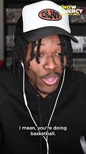 Renae Robertson's Instagram, Twitter & Facebook