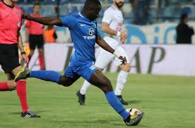 Adana demirspor başkanı murat sancak ın, cezası nedeniyle vinçten takip ettiği maç. Spor Toto 1 Lig Adana Demirspor 3 Umraniyespor 1 Adana Haberleri