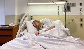 Contexto en que la actual candidata a miss chile reveló que comenzó a sentir dolor en sus articulaciones: Miss Chile Es Hospitalizada Por Extrana Enfermedad Revista Ronda