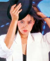 Elsa Yang Hui-Shan (16 de Julho de 1952)