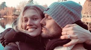 Последние твиты от toni garrn (@tonigarrn). Magic Mike Star Alex Pettyfer Proposes To Supermodel Toni Garrn With A Stunning Ring Access