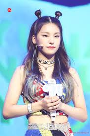 Yeji Pics On Twitter Kpop Girls Kpop Girl Groups Girl Body