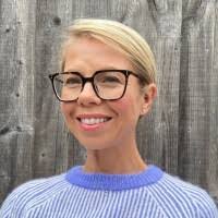 Susan Lomax's Instagram, Twitter & Facebook