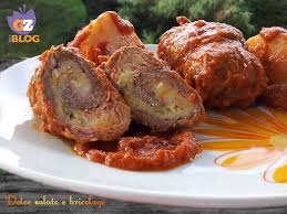 Le braciole di maiale alla contadina si preparano realizzando un sughetto a base di erbe aromatiche che verranno soffritte con l'aglio e i pomodori. Braciole Di Manzo Al Sugo Secondo Piatto