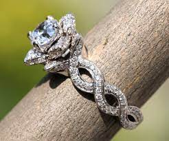 Ever Blooming Love Diamond Engagement Flower Ring Infinity Etsy Unique Diamond Engagement Rings Unique Flower Ring Engagement Rings