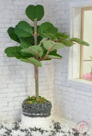 Handmade Faux Fiddle Leaf Fig Plant Miniature For A Dollhouse That Is Very Easy To Make Dollhouse Miniatures Diy Fig Plant Diy Dollhouse