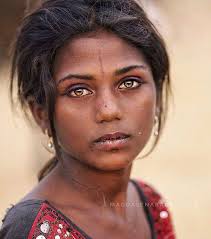 Indienne in trésor de la langue française informatisé (the digitized treasury of the french language). Elle Parcourt L Inde Pour Montrer A Quel Point La Population Indienne Est Belle