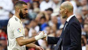 اعترف كريم بنزيما مهاجم ريال مدريد ومنتخب فرنسا لكرة القدم، بتدخله في قضية ابتزاز زميله ماتيو فالبوينا عبر شريط اباحي بطلب من أحد المبتزين، وذلك وفقا لوكالة فرانس. Ø£Ø®Ø¨Ø§Ø± Ù†Ø§Ø¯ÙŠ Ø±ÙŠØ§Ù„ Ù…Ø¯Ø±ÙŠØ¯ ÙƒØ±ÙŠÙ… Ø¨Ù†Ø²ÙŠÙ…Ø§ ÙŠØªÙÙ‚ Ù…Ø¹ Ø±ÙŠØ§Ù„ Ù…Ø¯Ø±ÙŠØ¯ Ø¹Ù„Ù‰ ØªØ¬Ø¯ÙŠØ¯ Ø¹Ù‚Ø¯Ù‡ Ø³Ø¨ÙˆØ±Øª 360