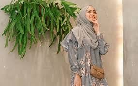 Semewew foto cantik citra kirana so cute. Gaya Hijab Floral Ala Citra Kirana Yang Bikin Kamu Makin Cantik Okezone Muslim