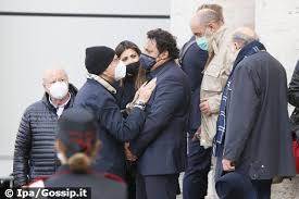 Flora canto, reduce dal successo di 'tale e quale show', si racconta a francesca fialdini tra carriera e vita privata. Flora Canto Defends Herself I Have Not Removed Bonolis From Brignano