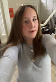 daphne mae (@daphne..main)