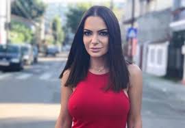 Articole care fac referire la andreea antonescu. Pin On Tunsori Bob
