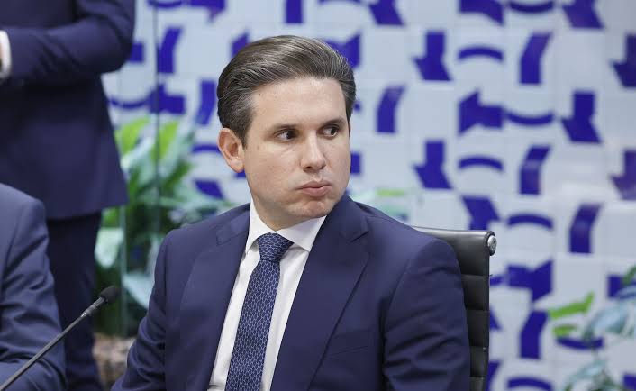 Lista de políticos do centrão mencionados no caso Banco Master