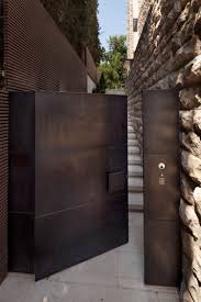 Portillon De Jardin En Acier Noir De Design Moderne Entree Maison Moderne Entree Moderne Design Exterieur