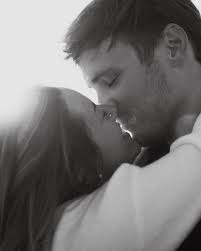 Who really stole the show here??? Was it Mikaela & Brady or Macky🐾?? I'll  let you be the judge 😏 #engaged #engagementphotos #iowaphotographer  #iowaengagementphotographer #midwestphotographer  #midwestweddingphotographer #bride2025 #puppies