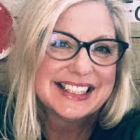 Kelly Klinedinst's Instagram, Twitter & Facebook