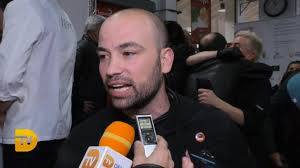 El cocinero Bruno Ruiz explora las posibilidades culinarias del figatell en  el Mercat Municipal de Dénia