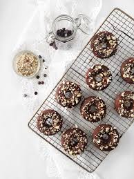 Beignes Au Four Sante Au Chocolat Noir Aux Noix Cake Oven Donut Recipes Delicious Donuts