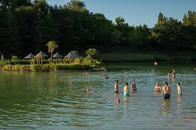 05 62 68 82 33 email. Baignade Entre Plage De Sable Fin Et L Ile Dans Le Grand Lac De Baignade Picture Of Yelloh Village Le Lac Des Trois Vallees Lectoure Tripadvisor