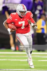 Dwayne Haskins Of The Ohio State Buckeyes Runs The Ball Against The Ohio State Football Ohio State Buckeyes Football Ohio State