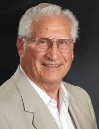 Kenneth Hux's Instagram, Twitter & Facebook