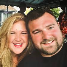 Which burger place is better, The Burger Yard or Comet Burger, in the St.  Clair Shores area?