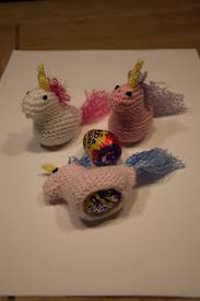 This makes a stunning addition to your easter table, a fantastic fund raising item for fayres and bazaar's or great as a novelty decoration. Anleitungen Hanging Easter Chick And Bunny Decoration Cover Creme Egg Knitting Pattern Dmfdentallab Com
