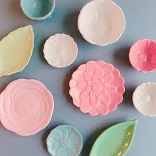 キャンドゥで 可愛らしい花をモチーフにした食器が買えるのを知っていますか ボウル 食器 皿