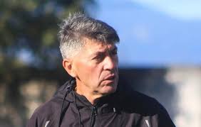 Santa Ana presenta a su nuevo DT