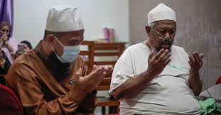 Saya ingin mengadukan penagihan pinjaman dana rakyat yang mengancam saya untuk menyebar luaskan ke semua nomor kontak saya dengan ditulis di foto saya penipu maling. Dana Mencukupi Bob Lokman Jalani Pembedahan Implan Jantung Hari Ini