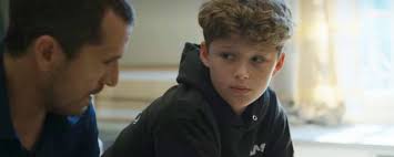 Netflix : le fils de Guillaume Canet et Marion Cotillard fait ses débuts  d'acteur dans le film numéro 1 dans le monde !