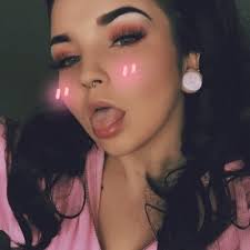 Opal Carney (@opalmerelamber)