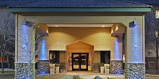 Cor being an outdoor pool, its kept clean. Holiday Inn Express Fallon Ihg Hotel